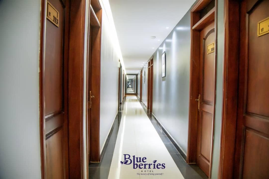 Blue Berries Hotel Entebbe Eksteriør bilde